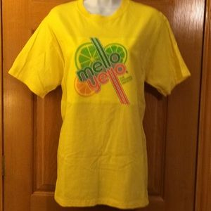 🌻Retro Mellow Yellow T-Shirt!! NWOT!!!